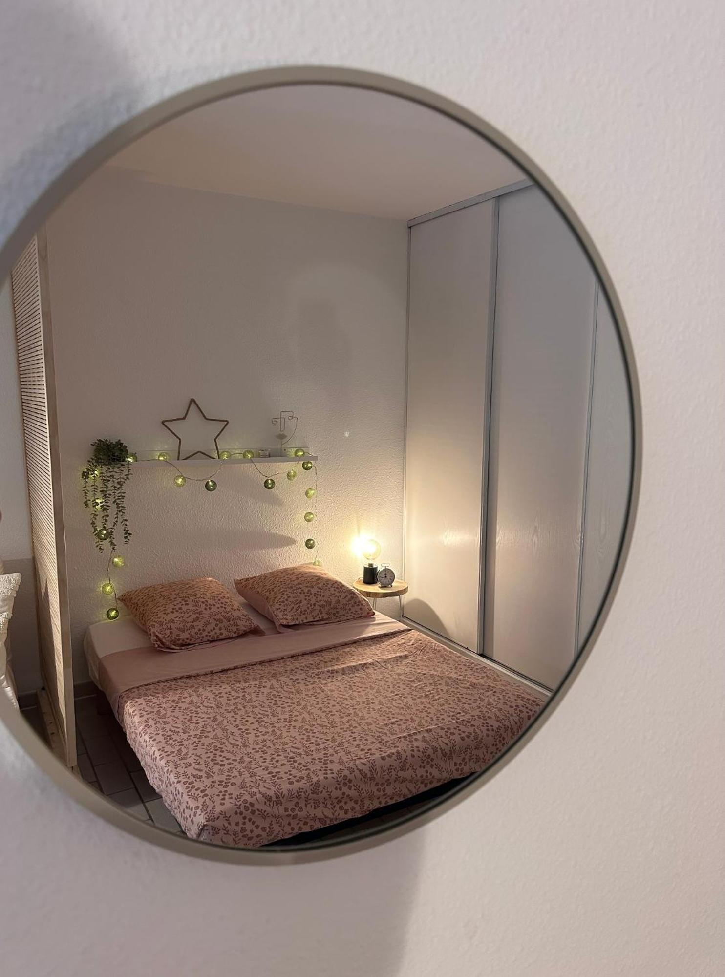 Studio Sur Le Port De Hyeres - A 2Min Des Plages, Clim & Balcon Kültér fotó