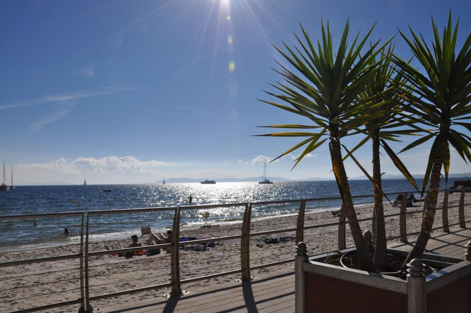 Studio Sur Le Port De Hyeres - A 2Min Des Plages, Clim & Balcon Kültér fotó