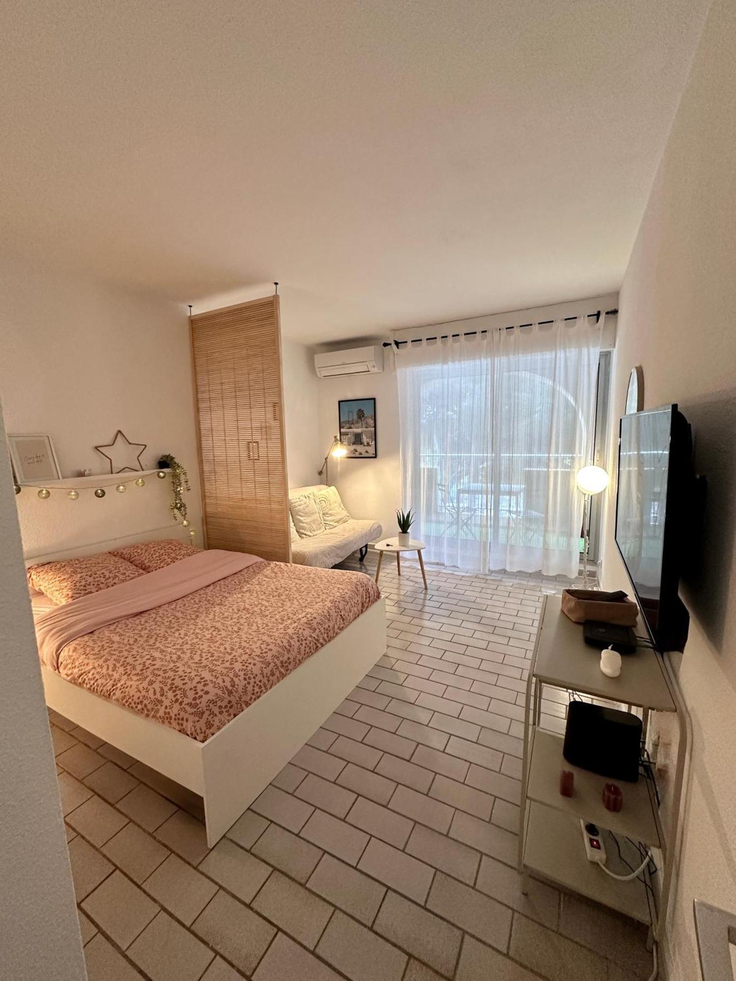 Studio Sur Le Port De Hyeres - A 2Min Des Plages, Clim & Balcon Kültér fotó