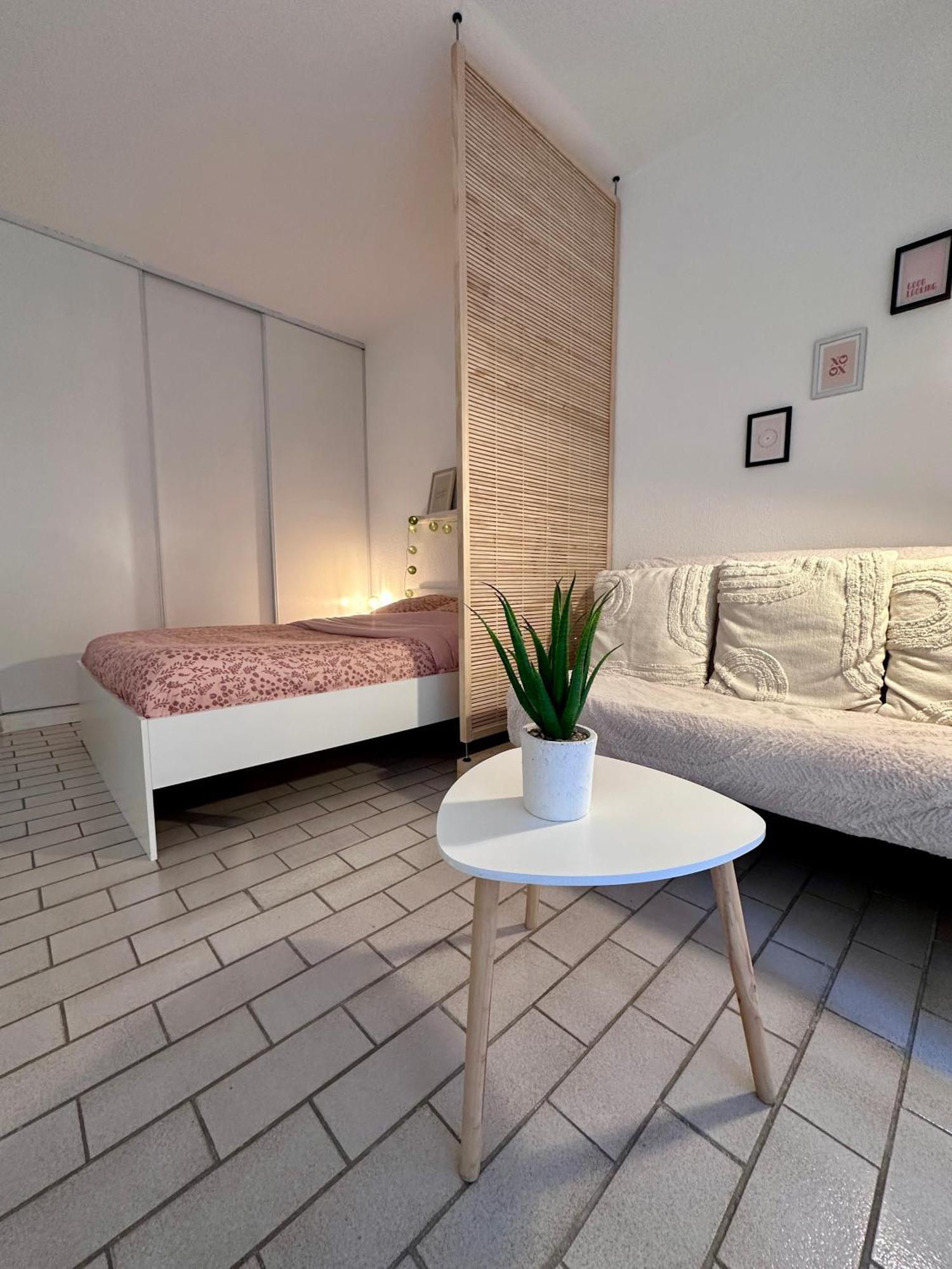 Studio Sur Le Port De Hyeres - A 2Min Des Plages, Clim & Balcon Kültér fotó